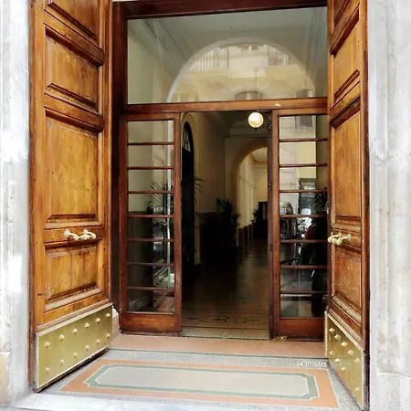 호텔 Trevi Diamond Luxury Suites & Jacuzzi *