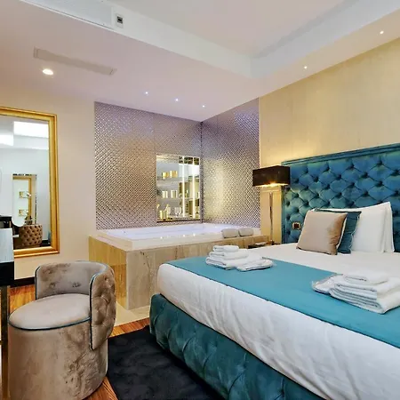 호텔 Trevi Diamond Luxury Suites & Jacuzzi *