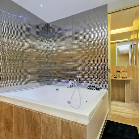 호텔 Trevi Diamond Luxury Suites & Jacuzzi 로마
