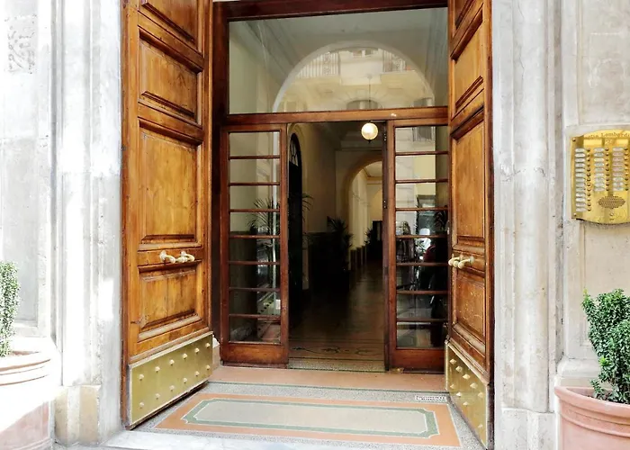 Hotel Trevi Diamond Luxury Suites & Jacuzzi *