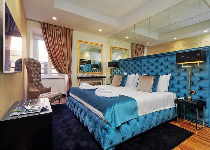 Trevi Diamond Luxury Suites & Jacuzzi